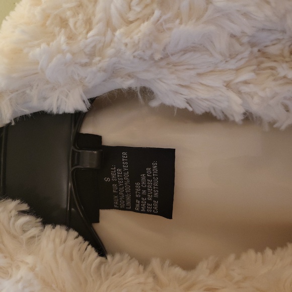 ME Jane white vest. Size small. - Picture 2 of 3